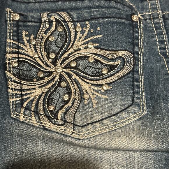 Love Indigo Jean Women's Size 6 Cuffed Capri Stretch Denim Bling Embroidery Pock - Picture 11 of 16